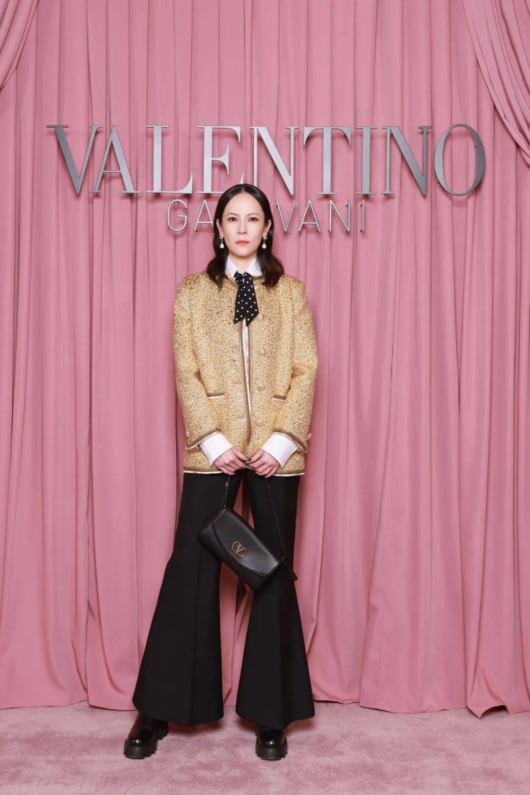 启：时尚新年新篇速递CQ9电子登录岁末新(图3)