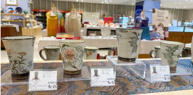 逛来长宁get“进博同款”!CQ9电子游戏好买、好吃又好(图14) 逛来长宁get“进博同款”!CQ9电子游戏好买、好吃又好(图14)